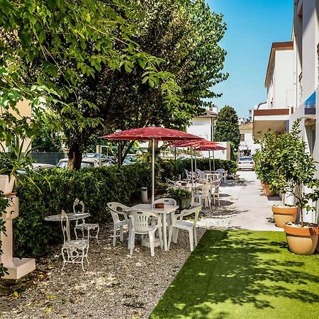 Hotel Magda Cattolica Exterior photo
