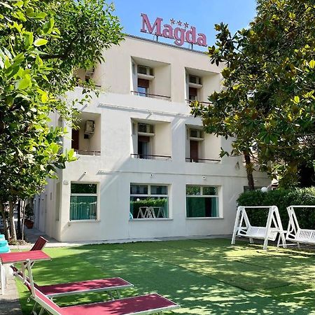 Hotel Magda Cattolica Exterior photo