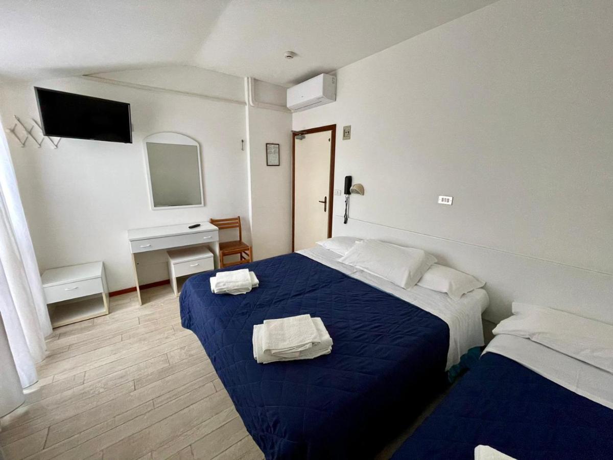 Hotel Magda Cattolica Exterior photo