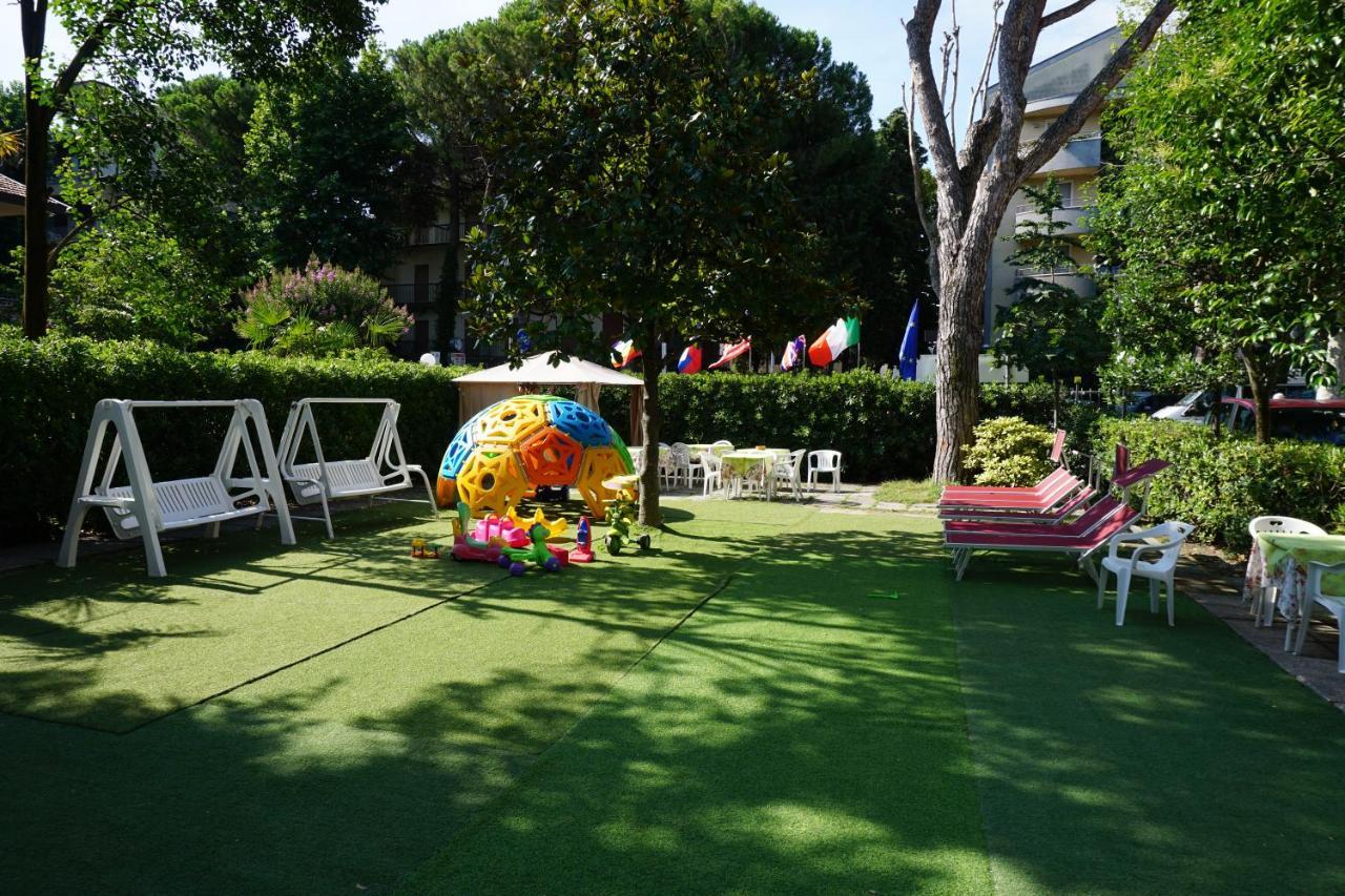 Hotel Magda Cattolica Exterior photo