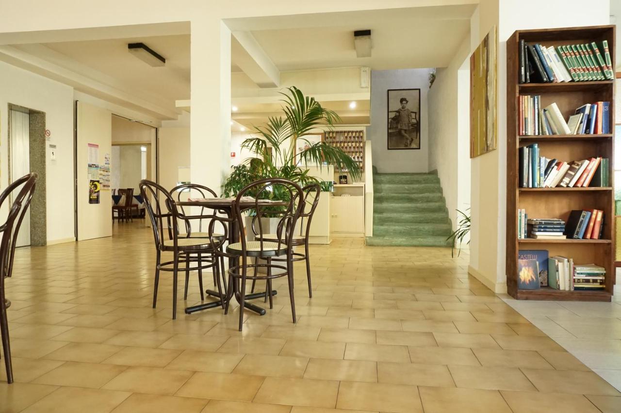 Hotel Magda Cattolica Exterior photo